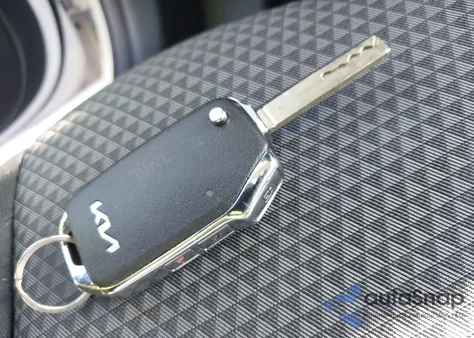 2023 Kia Soul Lx z USA, uszkodzony, nr VIN KNDJ23AUXP7864296